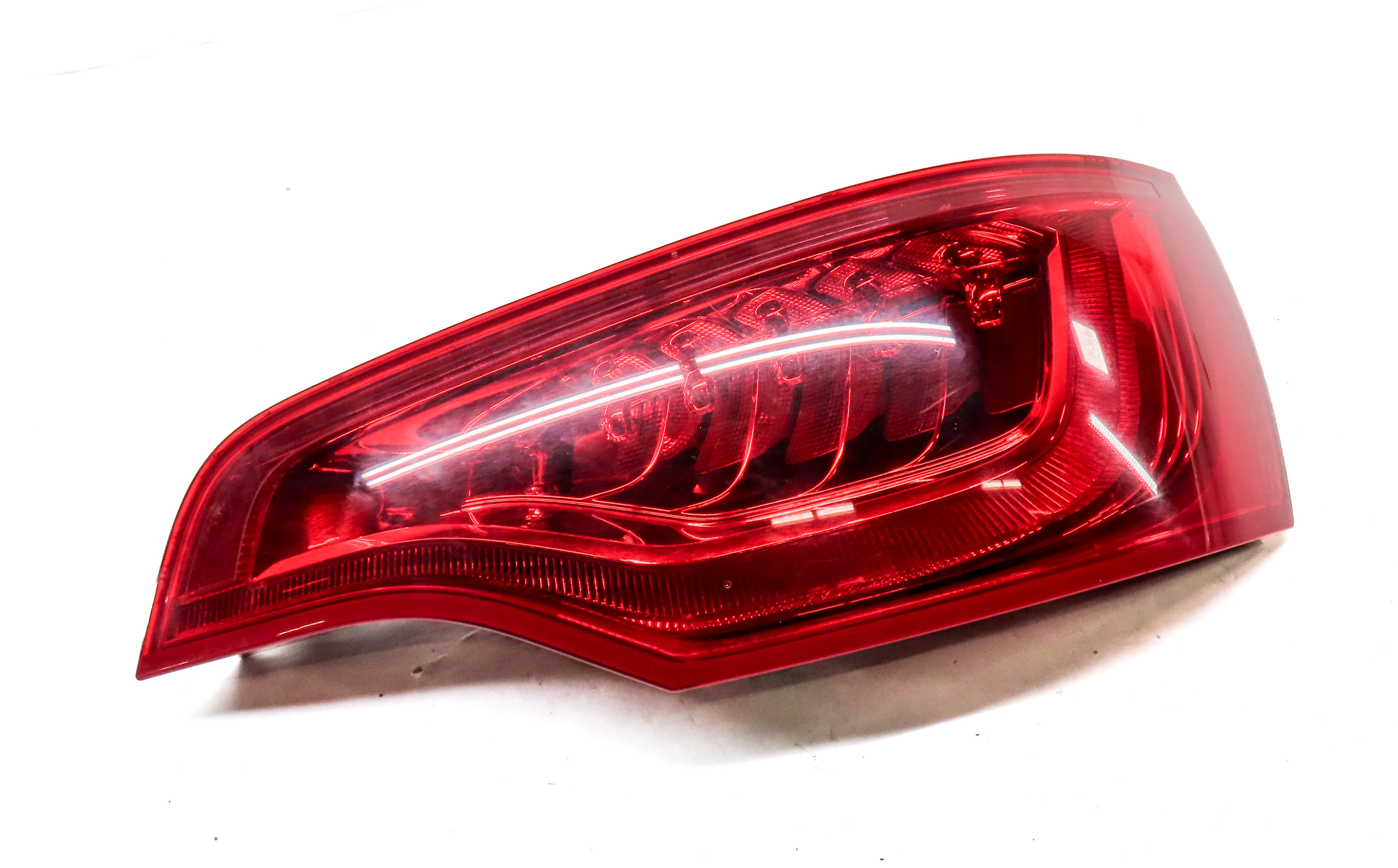 2010-2015 AUDI Q7 (4L) RIGHT PASSENGER REAR TAILLIGHT BRAKE LIGHT LAMP (LED) — exact item pictured